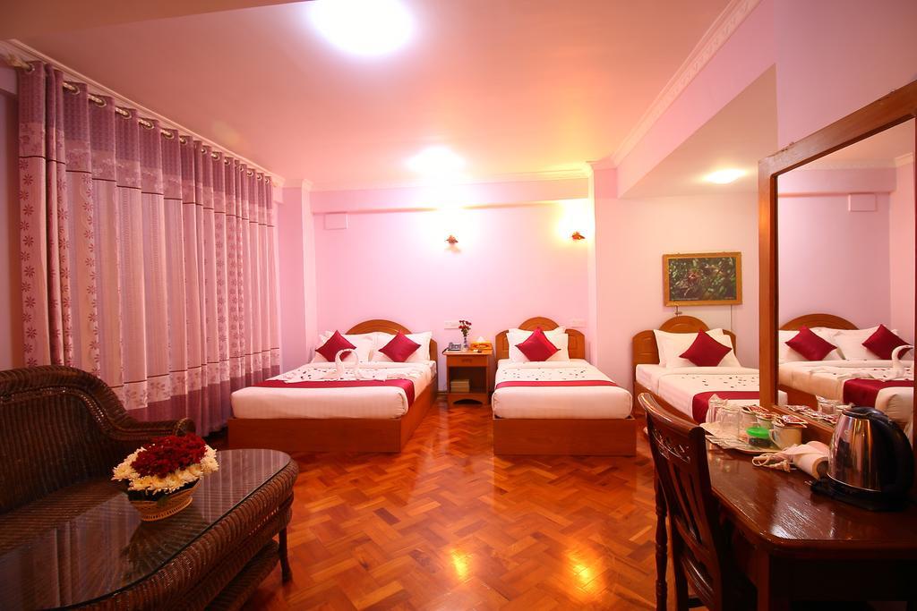 Hotel United Мандалай Екстер'єр фото