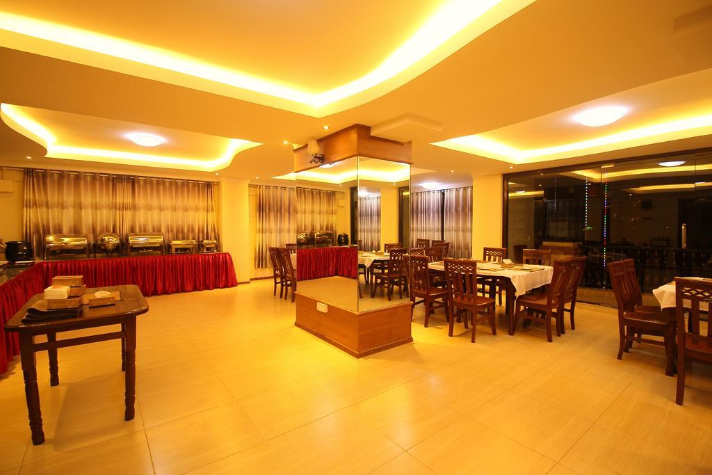 Hotel United Мандалай Екстер'єр фото