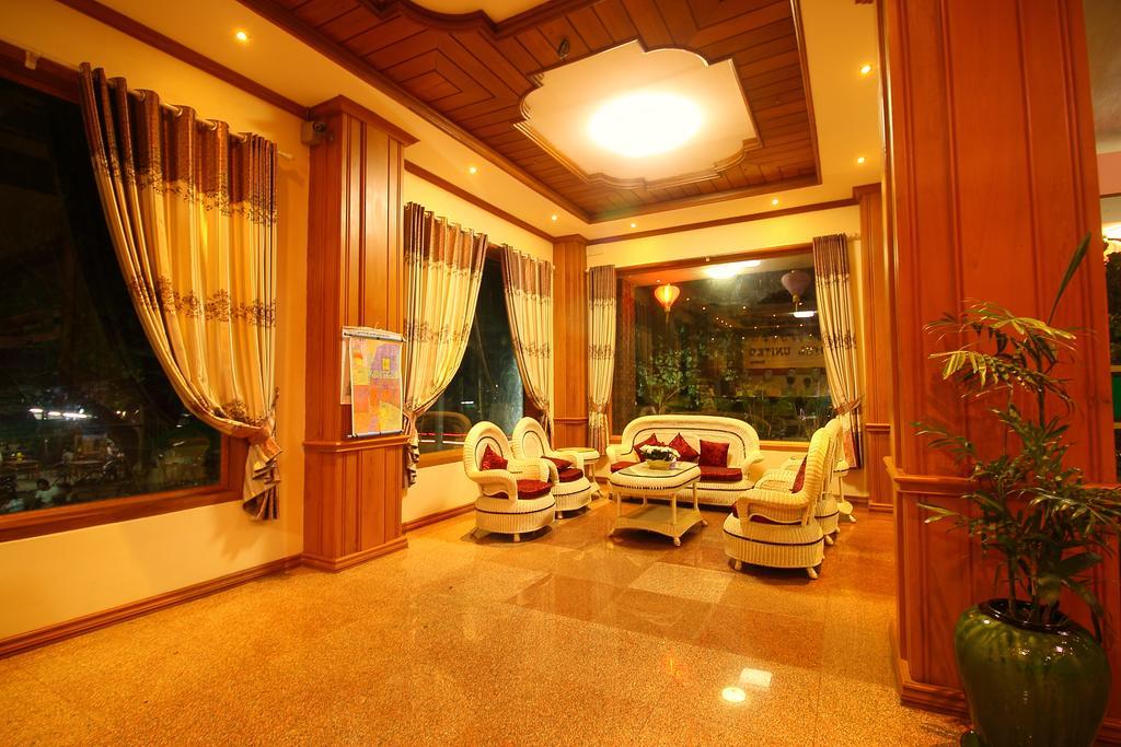 Hotel United Мандалай Екстер'єр фото