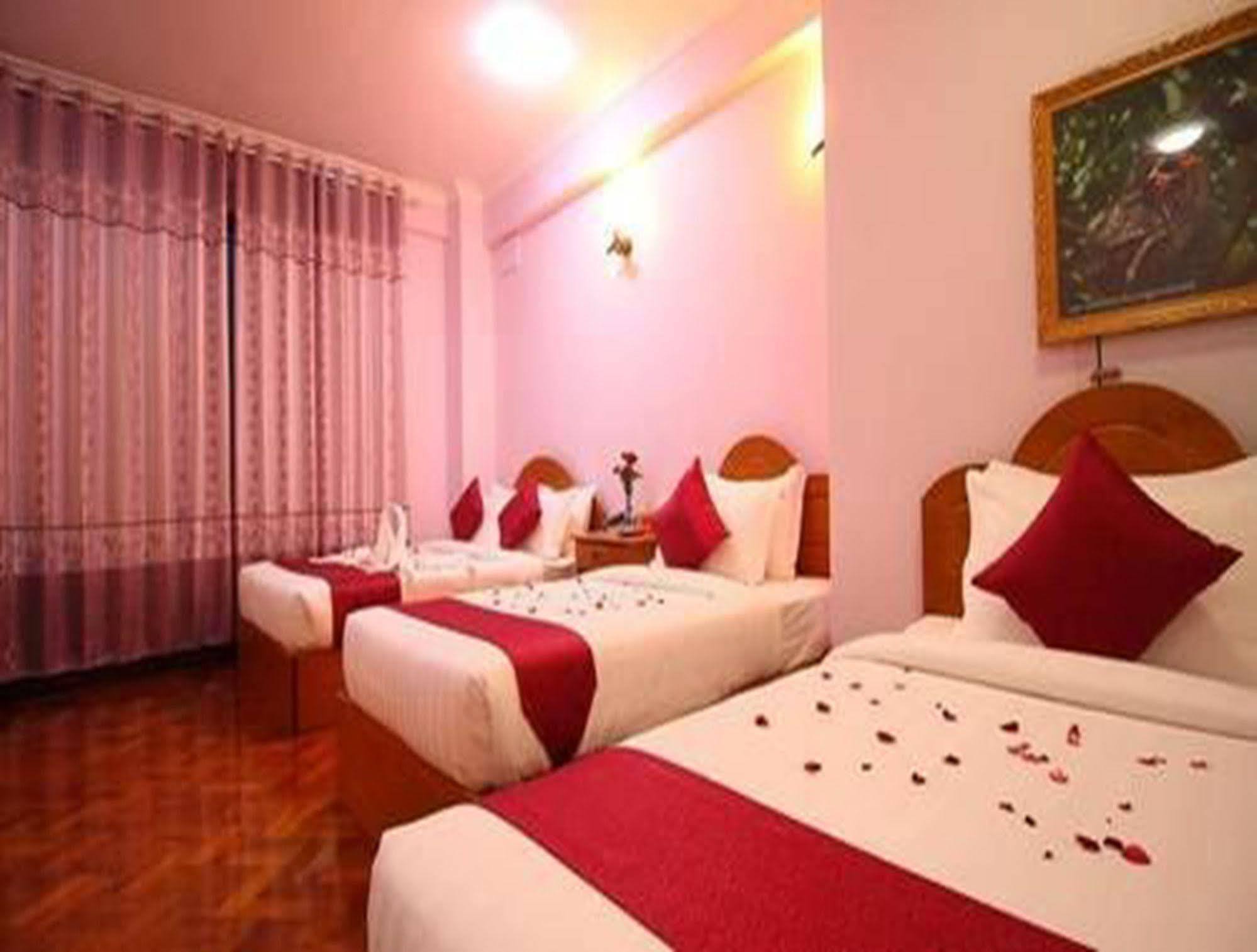 Hotel United Мандалай Екстер'єр фото